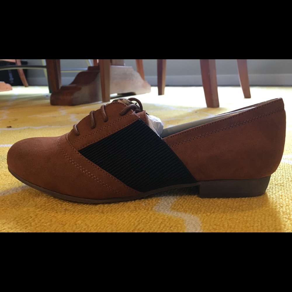 Restricted Oxford Shoes 6 NEW!